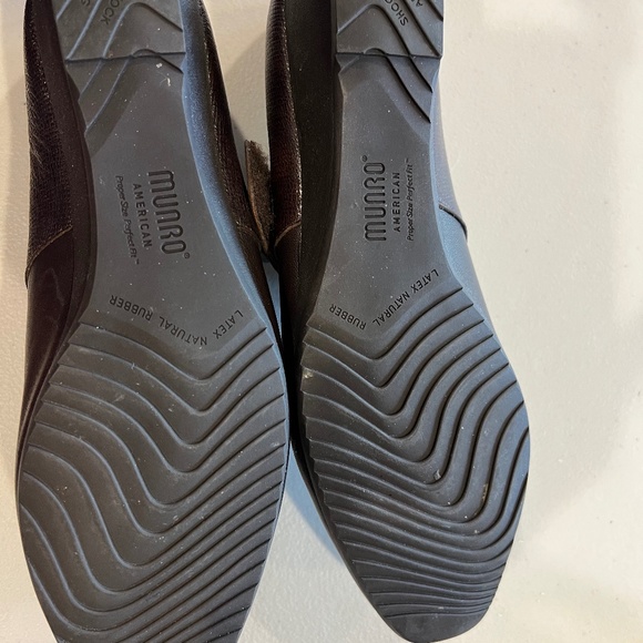 Munro "Jenna"  9 SS (AAAA) Brown Shoes - Picture 4 of 5